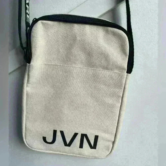JVN Crossbody Canvas Ivory and Black Bag "come as you are" on strap - Picture 4 of 8